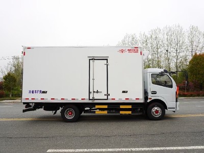 福田康瑞蓝牌冷藏车4.2米价格解析 一台冷冻车多少钱？